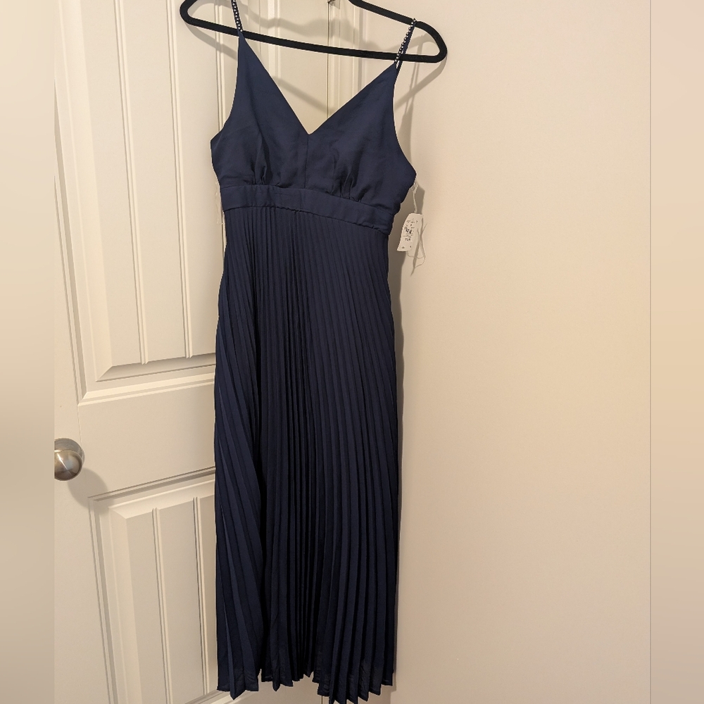 Elegant Navy Blue Pleated Dress